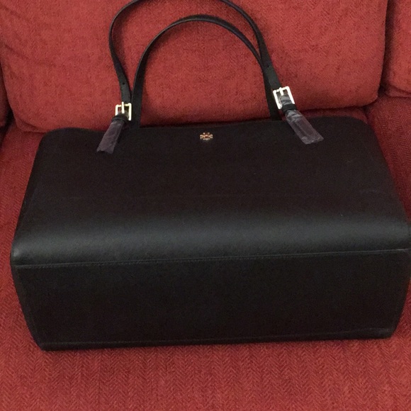 SOLD 😊NEW TORY BURCH YORK Leather Tote in Black - Picture 3 of 5